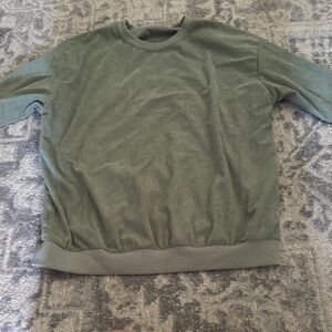 Women’s crewneck sweater